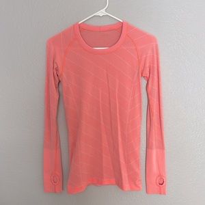 Lululemon Swiftly Tech Long-Sleeve Size 6